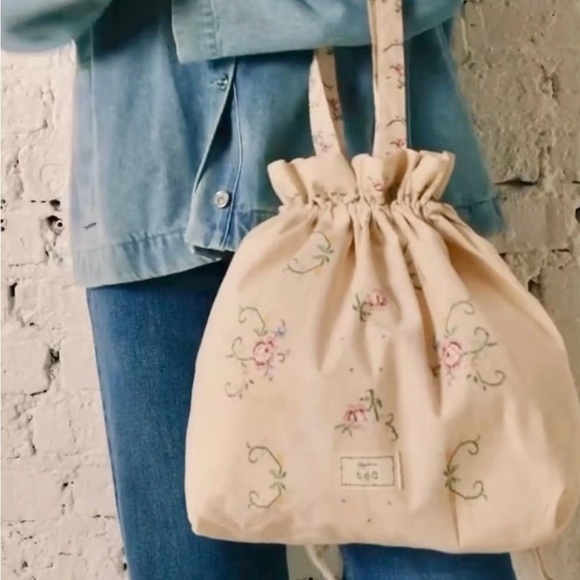 Sézane x Sea New York Floral Embroidered Cream Tote Bag - Picture 2 of 9